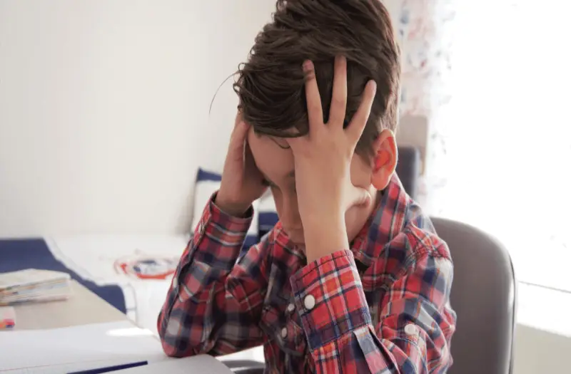Öğrenme Güçlüğü Belirtileri ve Okul Süreci: Ailelere Pratik Öneriler